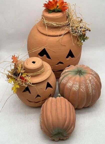 (F) Clay Pottery Jack O Lanterns and Pumpkins - Kraft Auction Service, LLC