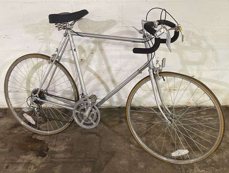 (HI) Schwinn World Sport Bicycle Kraft Auction Service, LLC