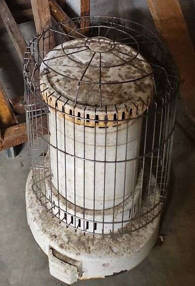 Kerosene Heater & Metal Push Rack. - Kraft Auction Service, LLC