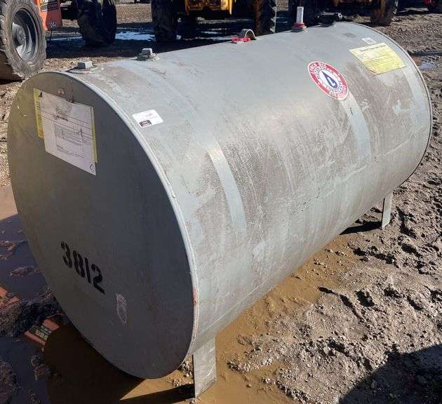 250 Gallon Fuel Tank w/ Brand New Fuel Boss 12V Pump