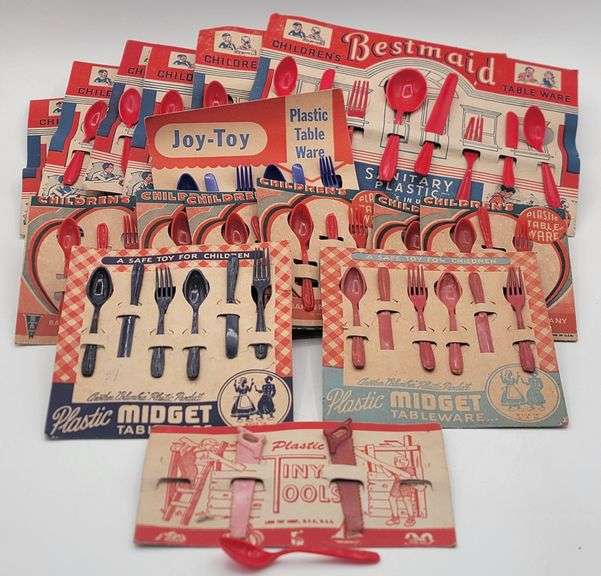(CJD) Collection Of Plastic Children's Table Ware Sets - Kraft Auction ...