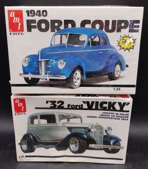 (D) AMT ERTL 1940 Ford Coupe and 1932 Ford 