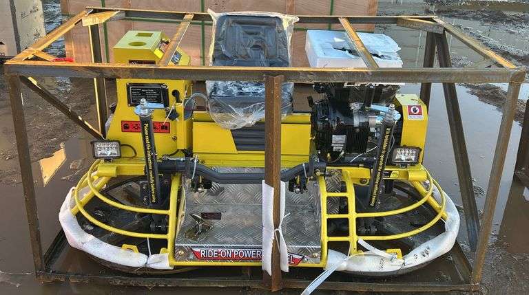 2025 FUTURE 70” Ride-On Concrete Trowel