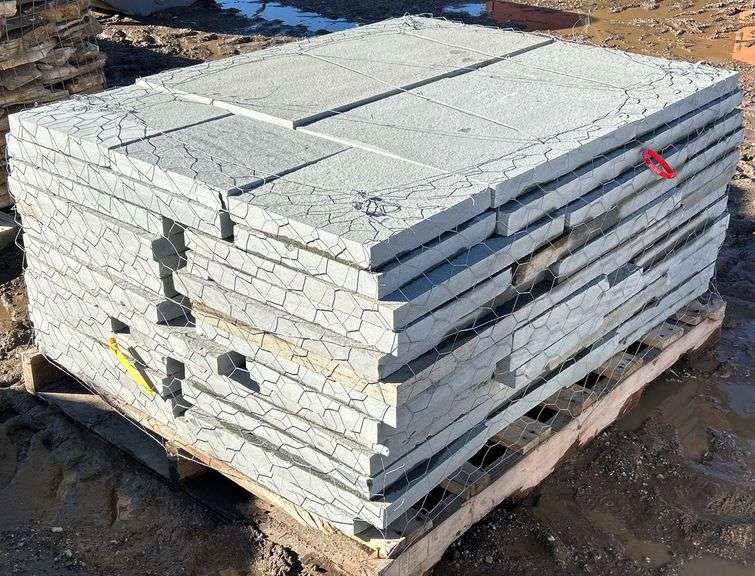 Pallet: 1.5" Bluestone Patio Kit