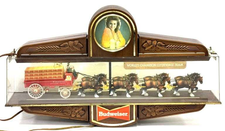 1988 Budweiser World Champion Clydesdale Team DS Lighted Clock Advertisement Sign