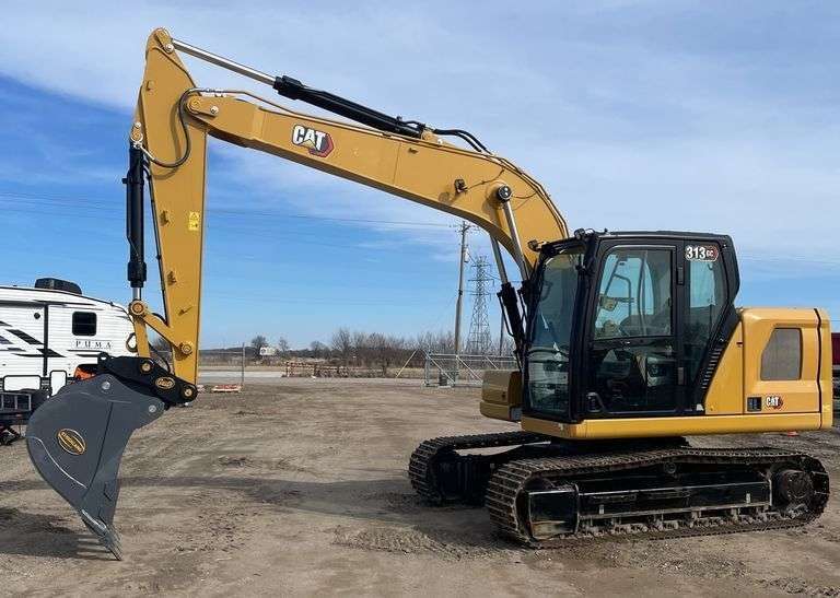 Live Walkerton Farm & Equipment consignment Auction - Day 3