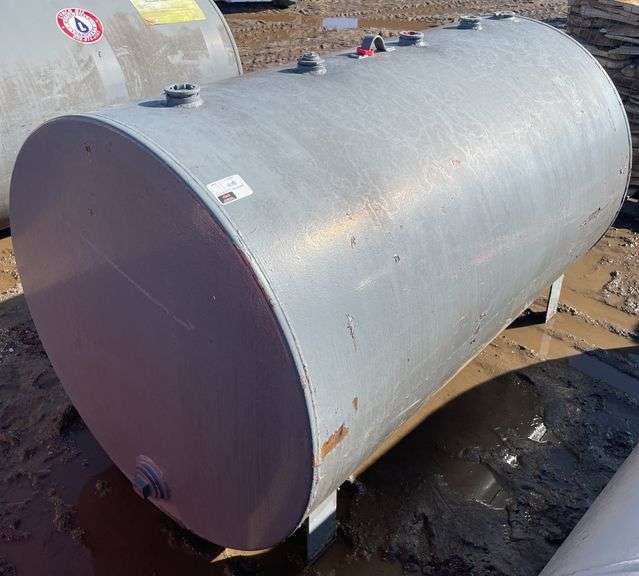 250 Gallon Fuel Tank w/ Brand New Fuel Boss 12V Pump