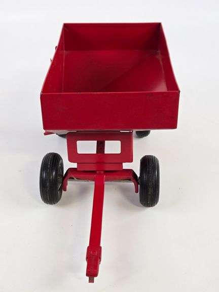 1/16 Ertl International Gravity Wagon