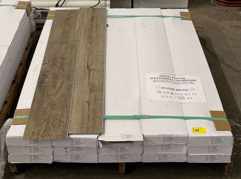 355 Sqft UniClic Weathered Farmhouse Luxury Vinyl Flooring