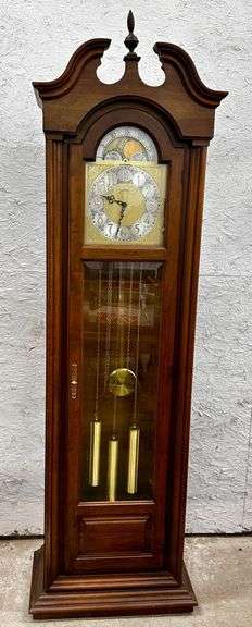 (V) Howard Miller Triple Chime Grandfather Clock With Key - Kraft ...