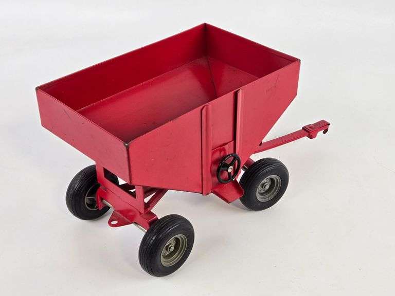 1/16 Ertl International Gravity Wagon