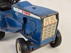 1/16 Ertl Ford LGT 145 Garden Tractor w/ Trailer / Cart