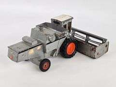 1/32 Ertl Allis-Chalmers Gleaner L2 Combine w/ Grain Head