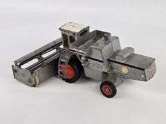1/32 Ertl Allis-Chalmers Gleaner L2 Combine w/ Grain Head