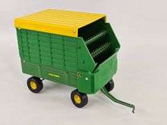 1/16 Ertl John Deere Forage / Silage Wagon