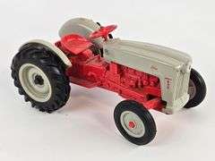1/16 Ertl Ford Model 640 Utility Tractor
