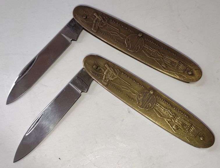 (CC) Vtg. Parker Boone Crockett Jackson Space Shuttle 1982 World's Fair Pocket Knives
