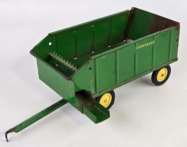 1/16 Ertl John Deere 112 Chuck Wagon / Silage Wagon