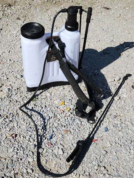 (G) (2) Back Pack Sprayers