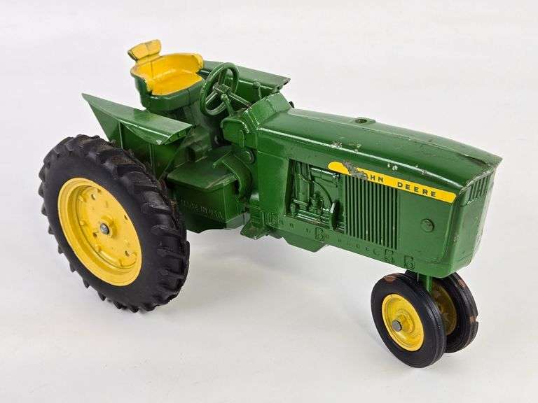 1/16 Ertl John Deere 3020 Narrow Front Tractor