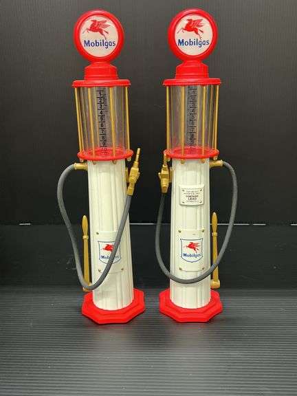Diecast Vintage Mobilgas Gas Pump Replica Coin Banks And Mobilgas Vintage Gas Pump Replicas.
