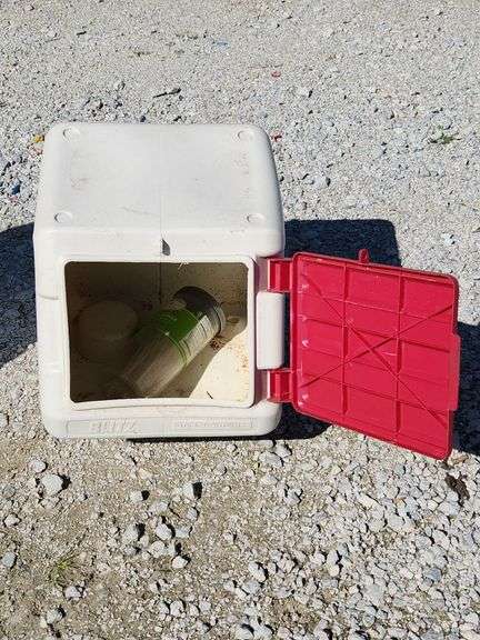 (G) (2) Feed Containers