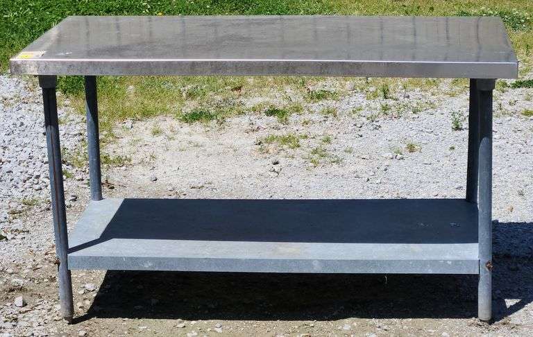 (R) Stainless Steel Top Work Bench