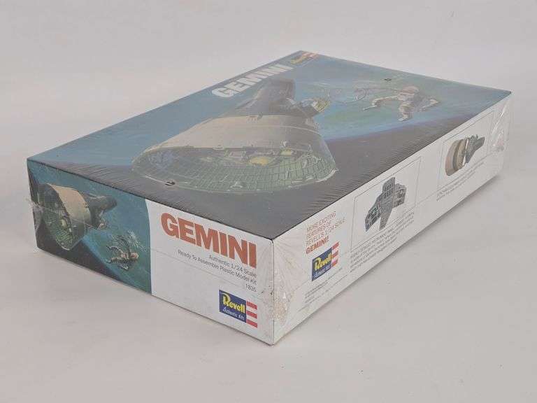 1/24 Scale Revell Gemini Space Capsule Model Kit - Sealed
