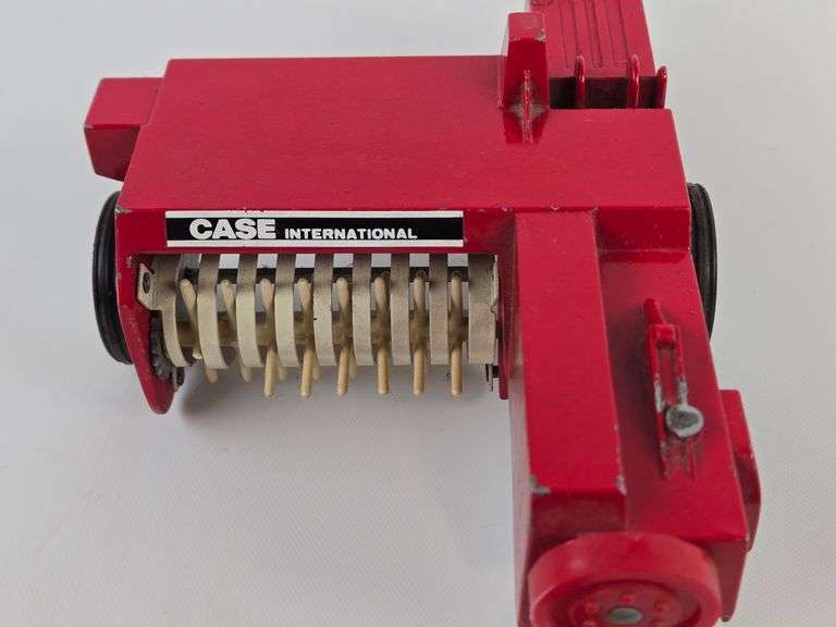 1/16 Ertl Case International Small Square Baler