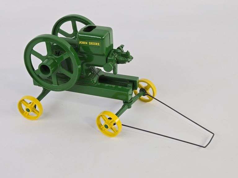 1/8 Scale Ertl John Deere Hit-N-Miss Engine