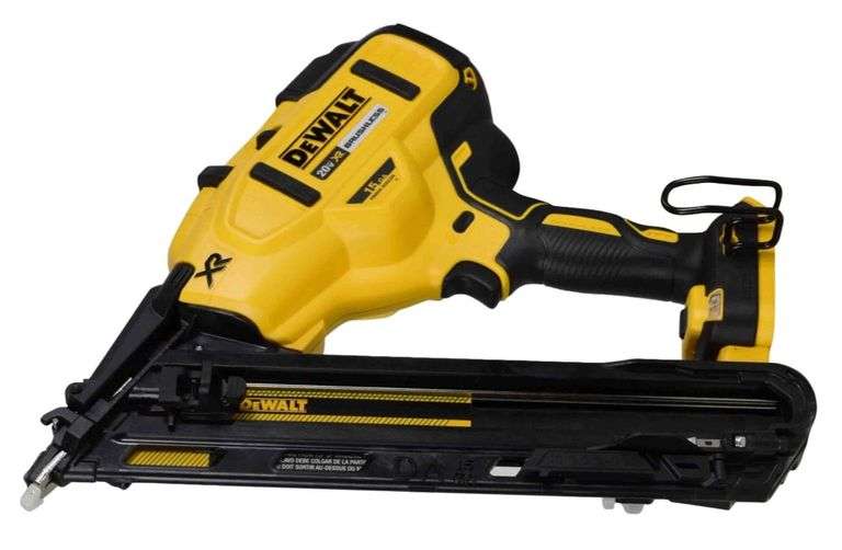 (CC) DEWALT 20V MAX XR 15 GA Cordless Angled Finish Nailer