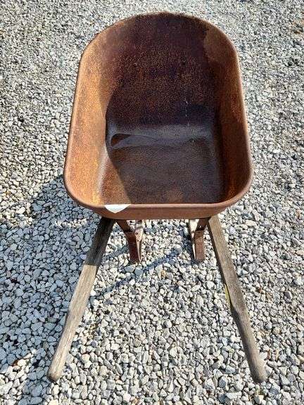 (G) Jackson M6 6 Cubic Foot Wheel Borrow