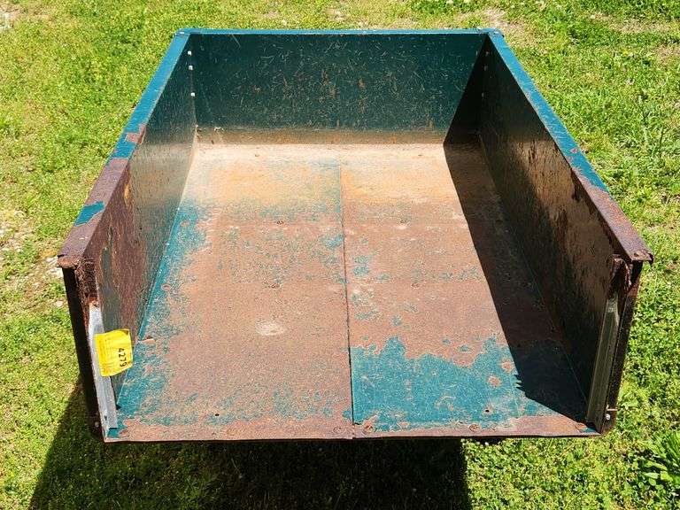 (AA) Ranch King 10 Cubic Foot Dumo Cart