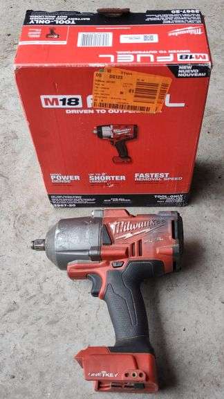 (CC) Milwaukee M18 Fuel 1/2" High Torque Impact Wrench