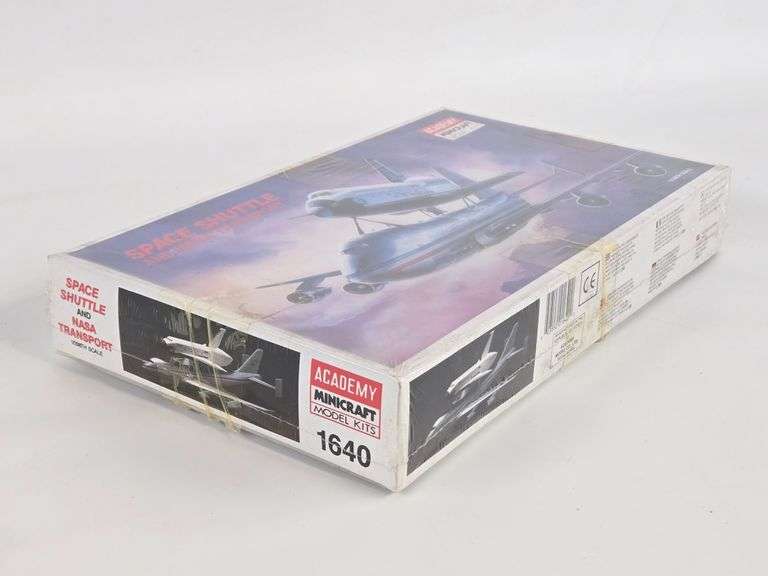 1/288 Scale Minicraft Space Shuttle and NASA Transport Model Kit - Sealed