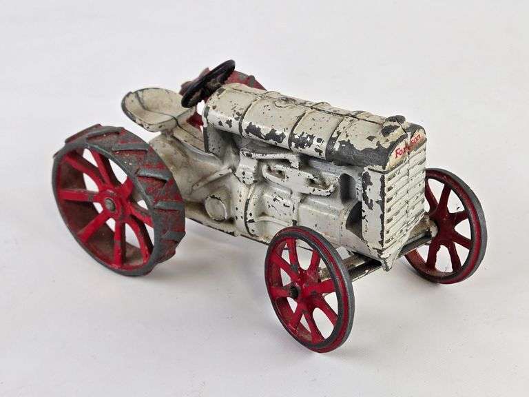 Vintage 1/16 Fordson Tractor On Steel Wheels