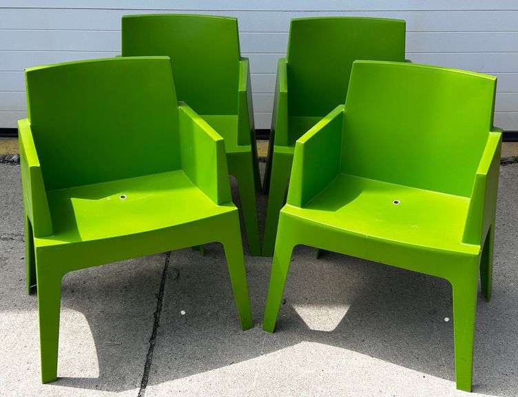 (D) Siesta Exclusive Commercial Grade Resin Outdoor Patio Armchairs