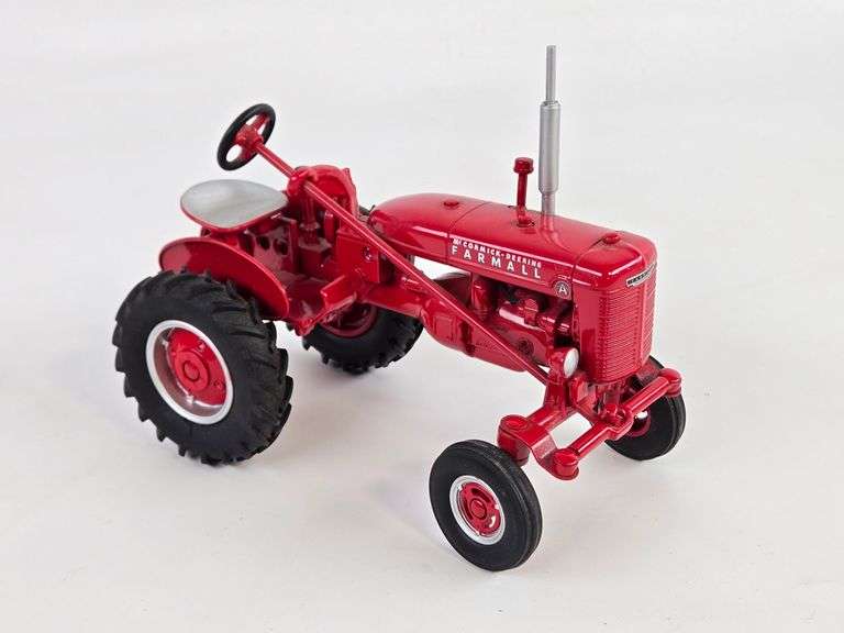 1/16 Ertl McCormick-Deering Farmall A Tractor