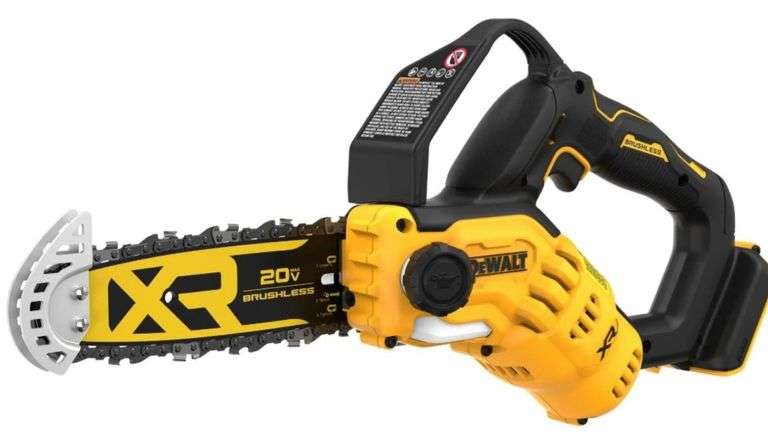 (CC) DeWalt 20V Brushless 8" Pruning Chain Saw.