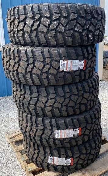 COOPER Tires Discoverer STT Pro LT315/70R17 Tires - Kraft Auction ...