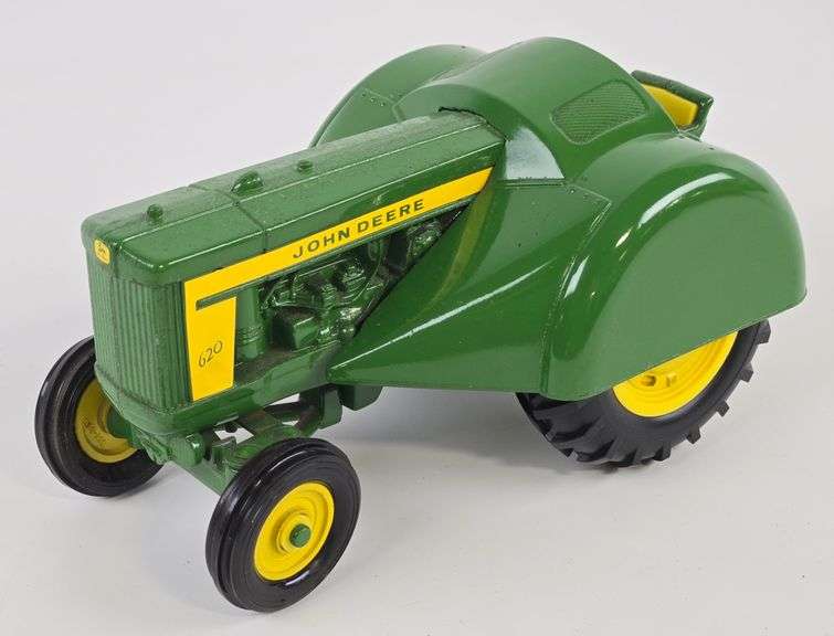 1/16 Ertl John Deere 620 Orchard Tractor