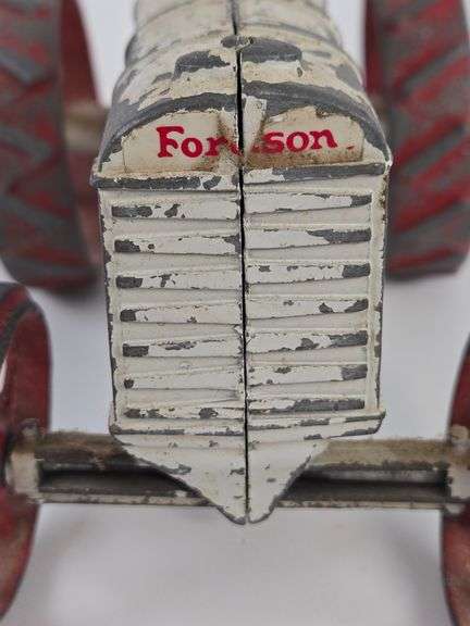 Vintage 1/16 Fordson Tractor On Steel Wheels