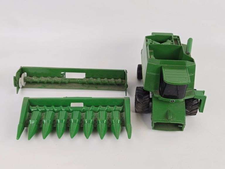 1/16 Ertl John Deere 9510 Combine