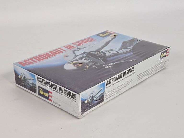 6" Astronaut In Space Model Kit Figure - Sealed