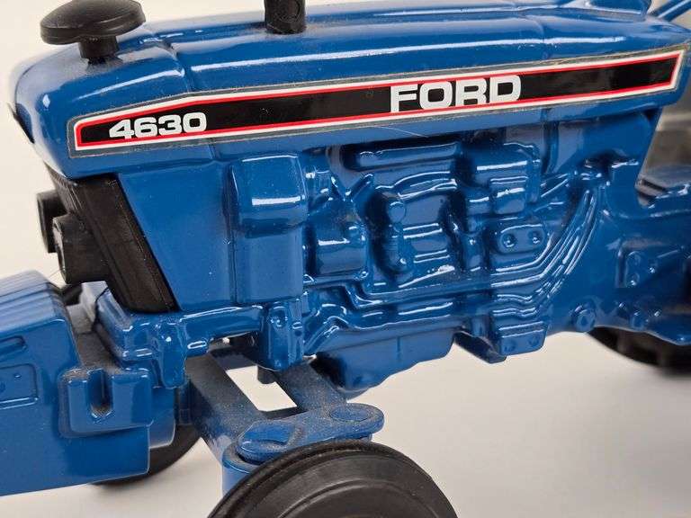1/16 Ertl Ford 4630 Utility Tractor
