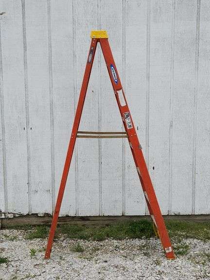 (K) Werner Fiber Glass And Aluminum 8' Folding Ladder