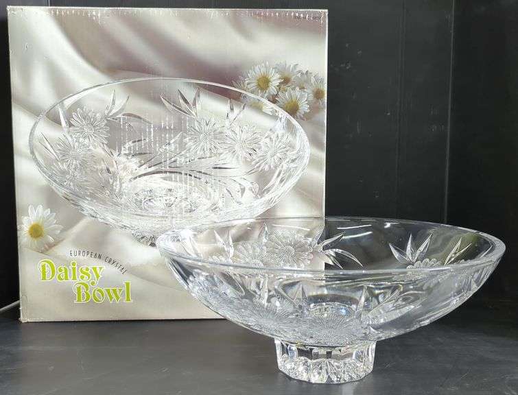 (Y) European Crystal Daisy Bowl