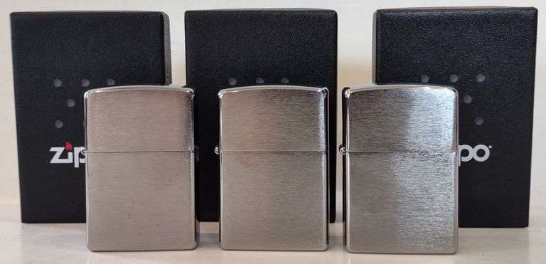 (CC) Plain Chrome Zippo Lighters