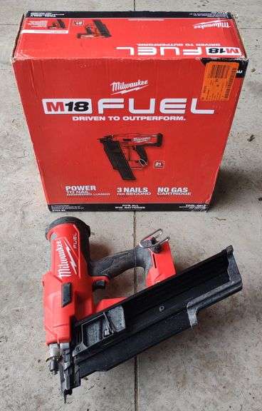 (CC) Milwauke M18 FUEL 21-Degree Framing Nailer