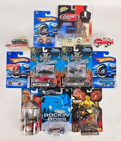 (10) 1/64 Scale Die-Cast Cars In Packages